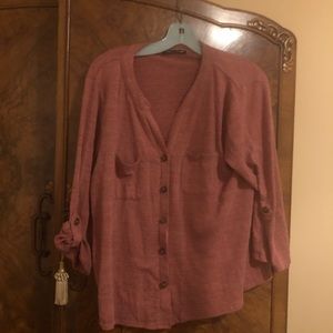 Cable & Gauge dusty rose shirt or jacket tab sleeve spring summer fall